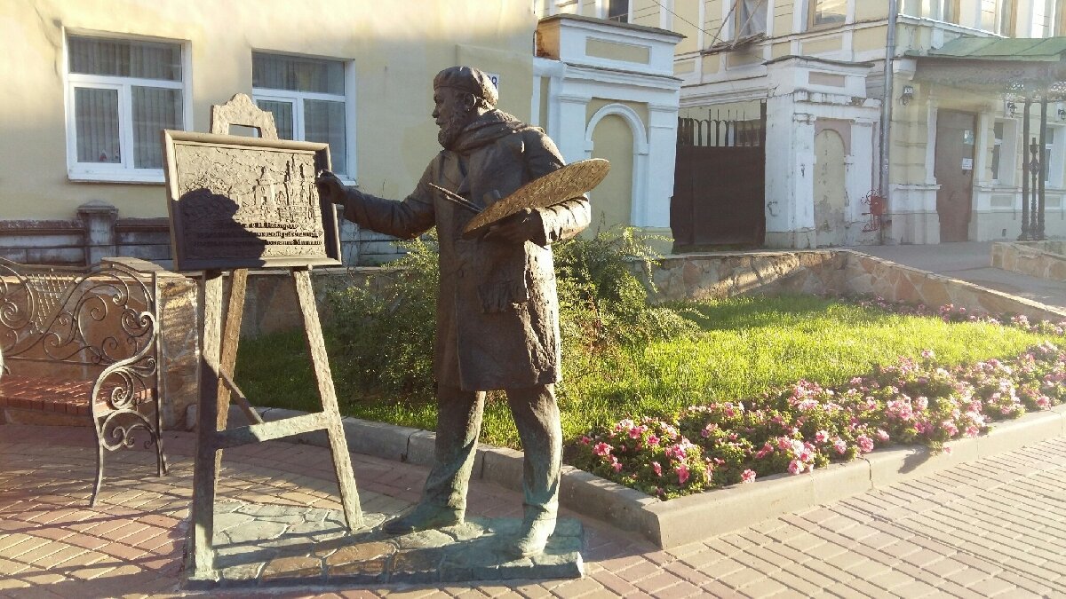 Памятник художнику в москве. Памятник художнику Маковскому в Нижнем Новгороде. Великий Новгород памятник художнику. Надгробие художнику.