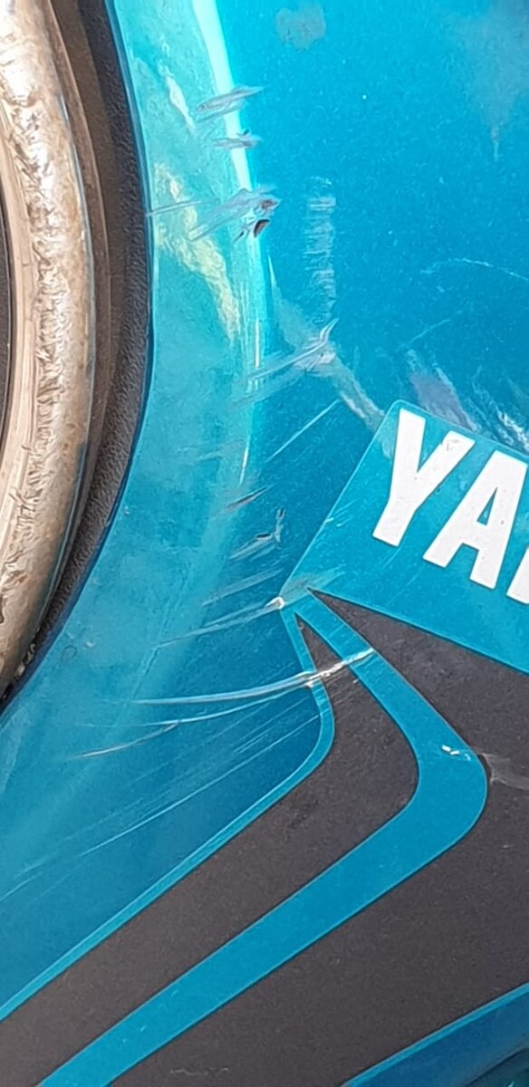 Боевые шрамы украшают
