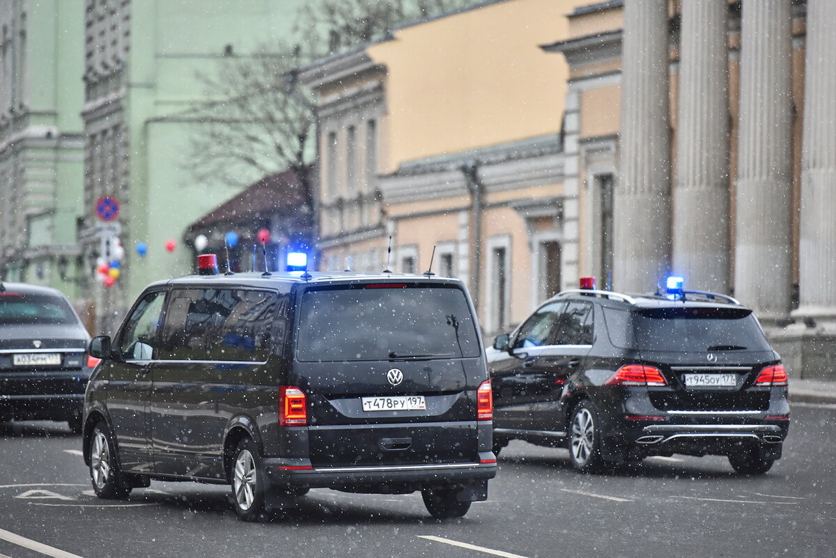 Мерседес 600 с охраной АМР