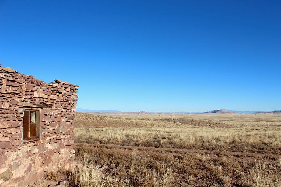 Хижина в пустыне