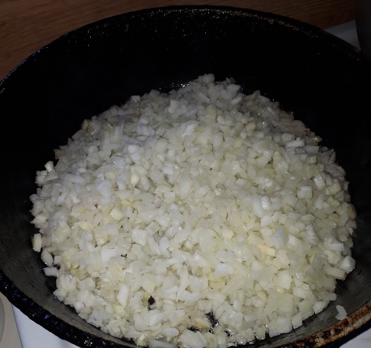 Я обжаривала 2 луковицы. Лучше берите одну.