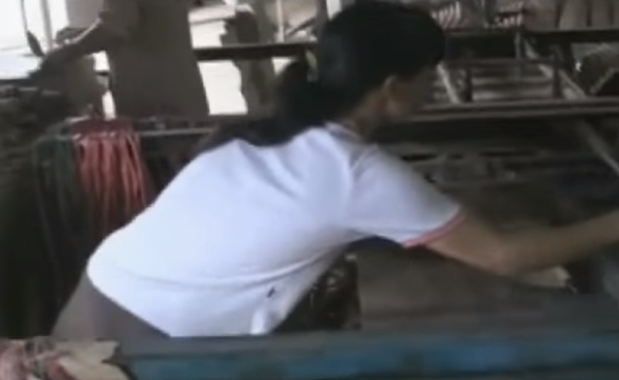 Прокатываем трубочки из бумаги на станке