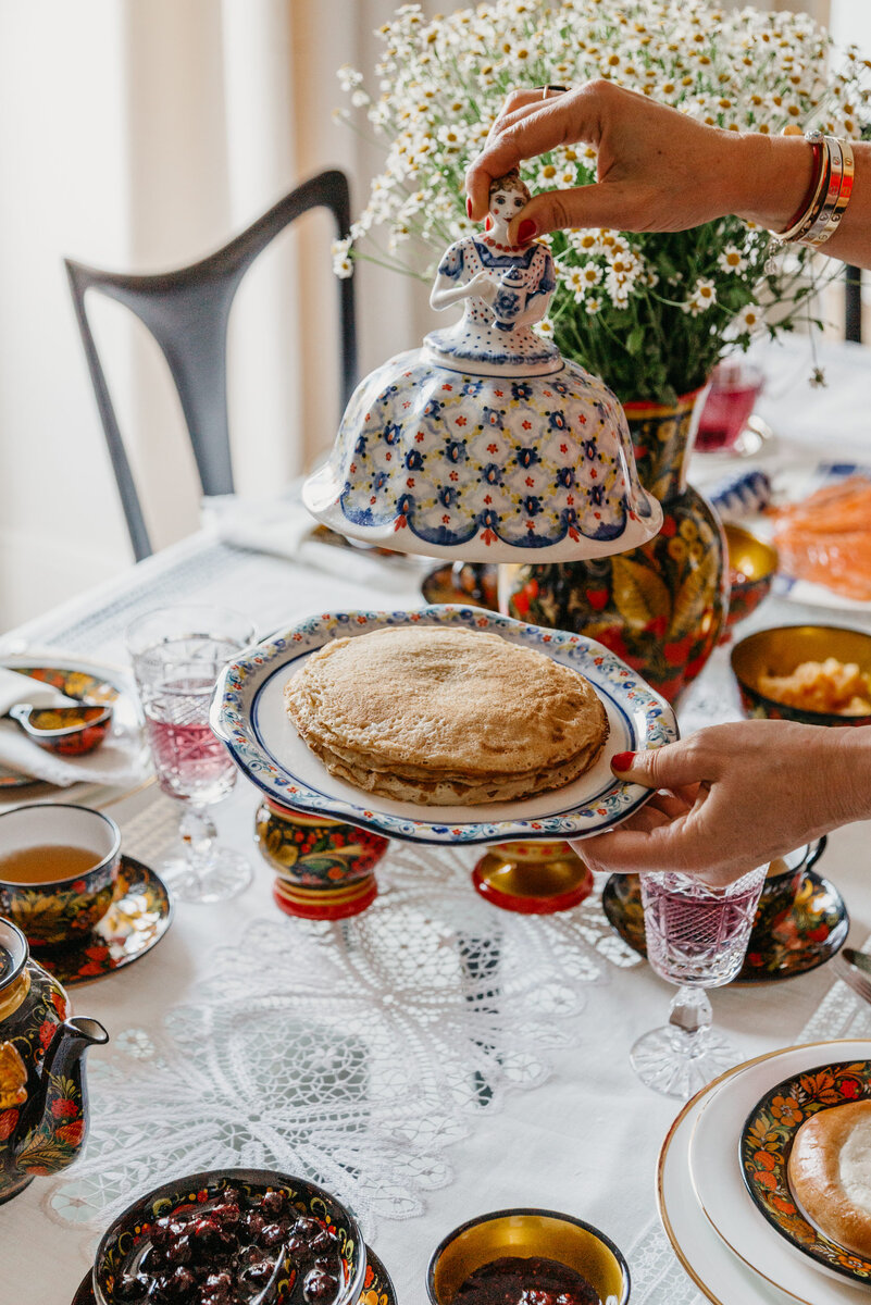 Стол в стиле русской кухни