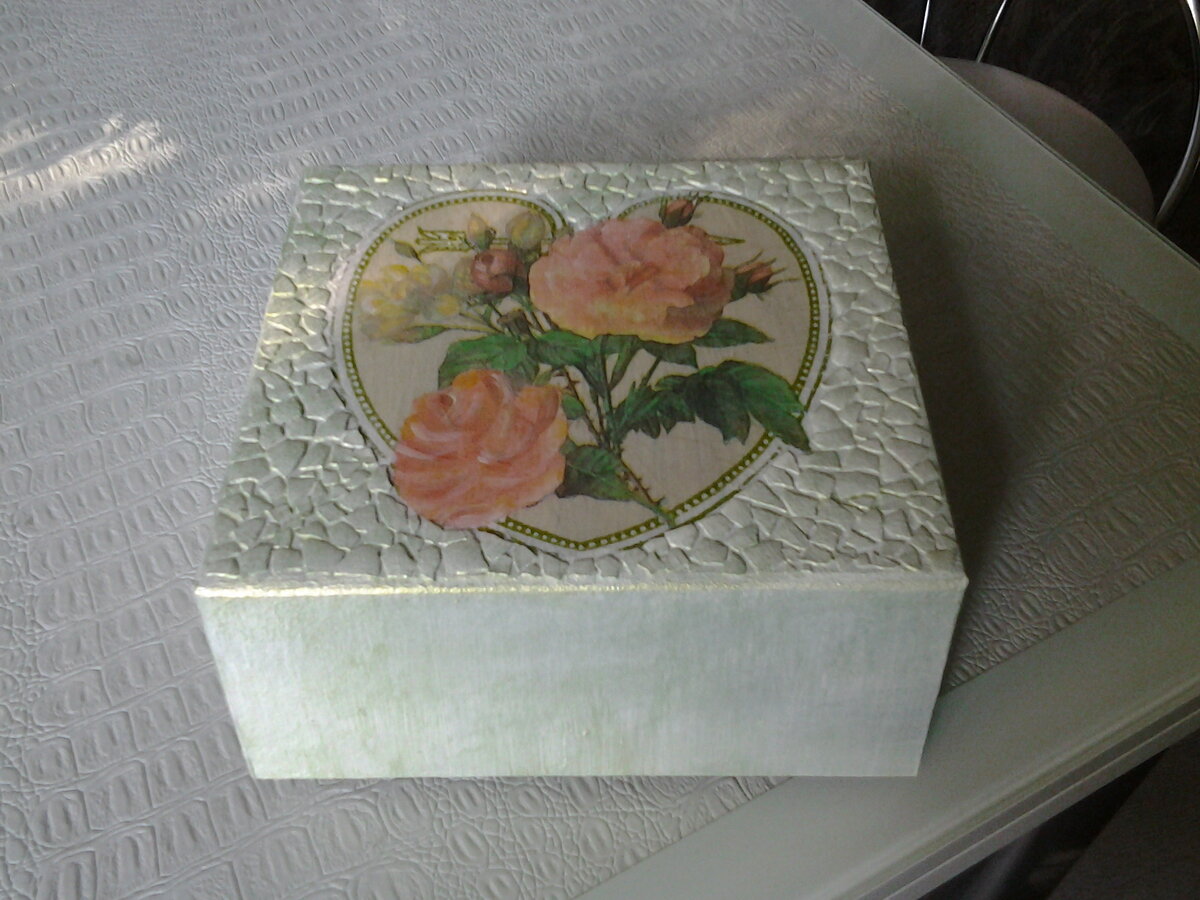 декор яичной скорлупой короба