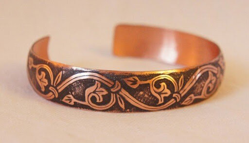 Медный браслет. Фотография взята из источников Интернет, в свободном доступе