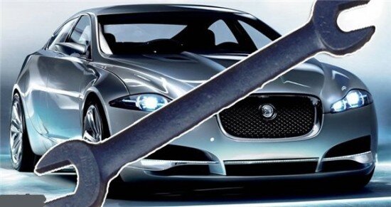 
Если вы не знаете, что такое ремонт автомобиля своими руками, но планируете попробовать, вам стоит принять во внимание несколько не очевидных, но проверенных жизнью примет.
1.  Ключи всегда теряются. Почему-то наиболее подвержены этому рожковые на  13 – не знаю, с чем это связано, возможно, с «нехорошим» числом 13.  Поэтому всех ключей нужно иметь по две штуки, а рожковых на 13 – не  менее трех. Кроме того, гайка с контргайкой одного размера поставят  владельцев автомобилей единичного ключа в неудобное положение.