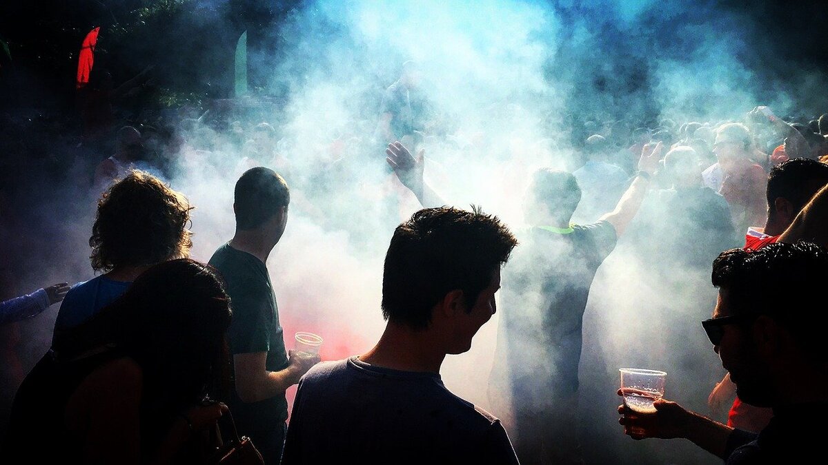 Обольщение тонко и незаметно, как воздух, оно просто ведет мысль в нужном направлении