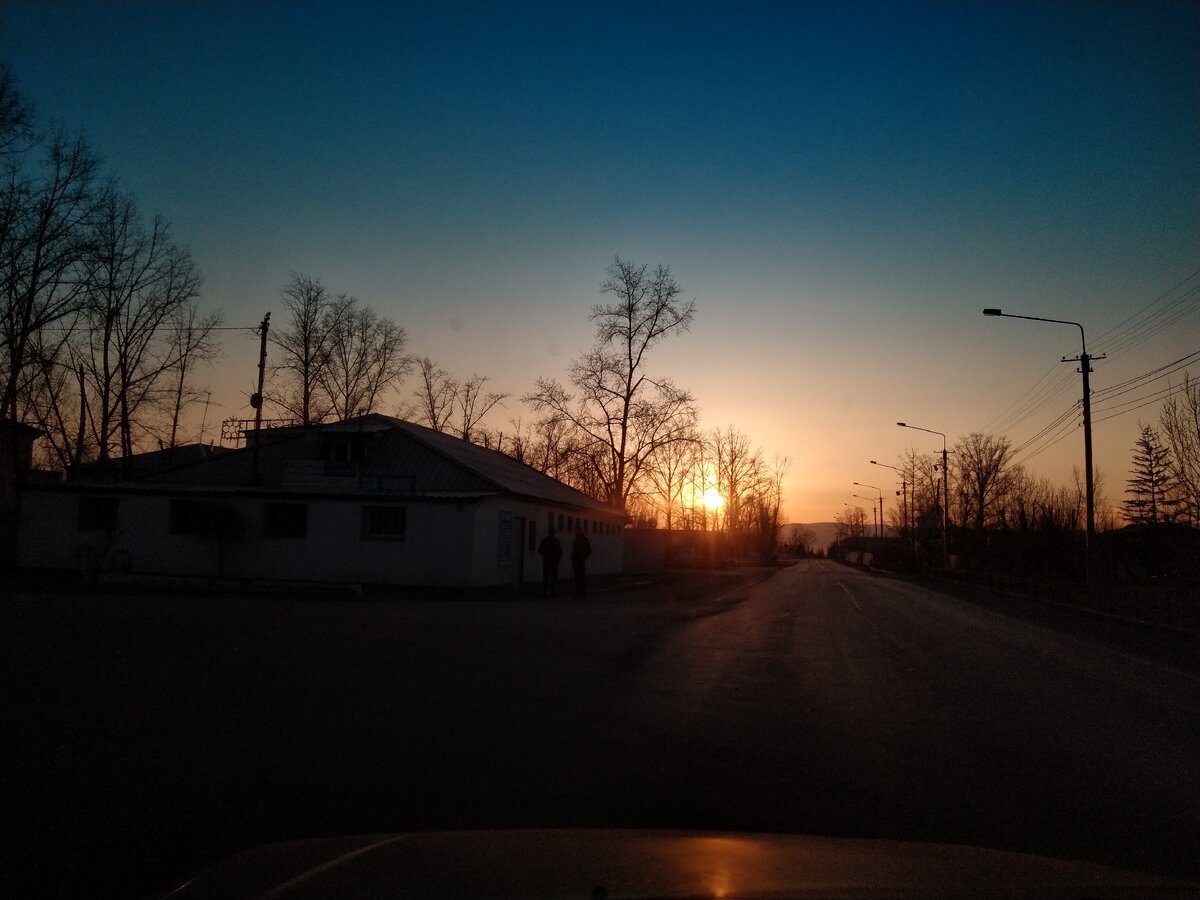 На закате, дорога домой
