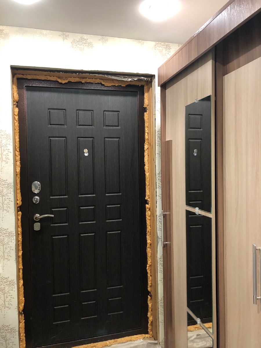 Ещё необходимо облагородить проем