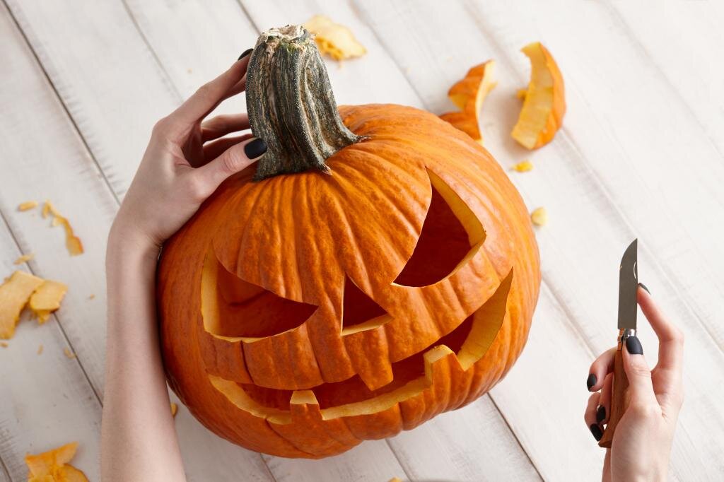 Как вырезать тыкву на Хэллоуин: инструкция и 25 бесплатных шаблонов