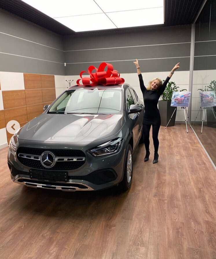 Слава раскошелилась на 5 млн рублей за первую машину дочери