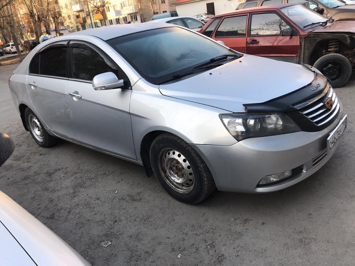 Geely ещё слишком молоды, чтобы продаваться так дешево, к тому же у Emgrand вариатор и проблемы с коррозией.