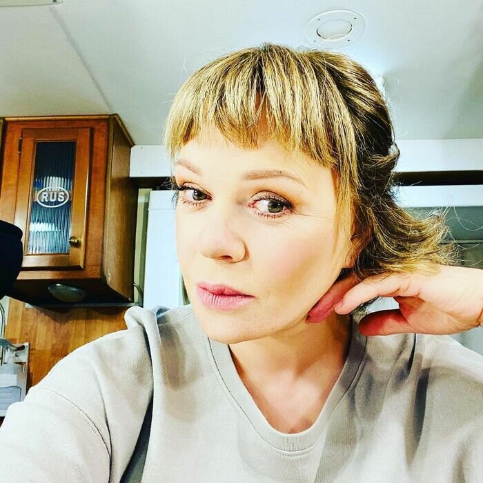 Елена Валюшкина показала, как выглядела 37 лет назад