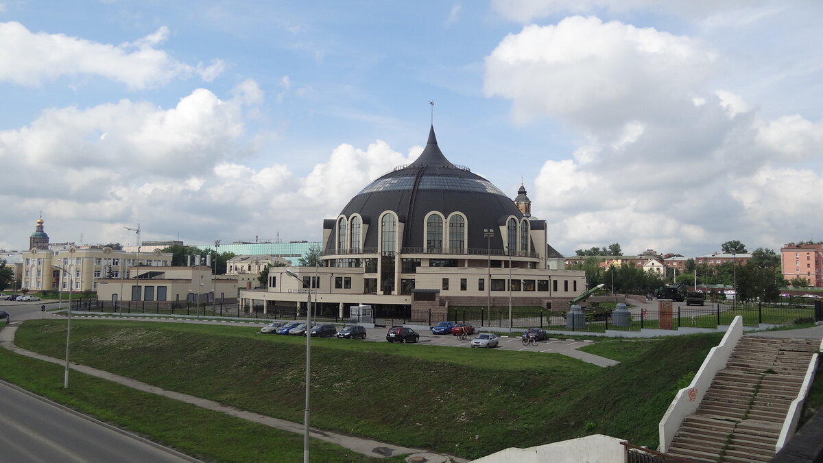 Главное здание Музея оружия