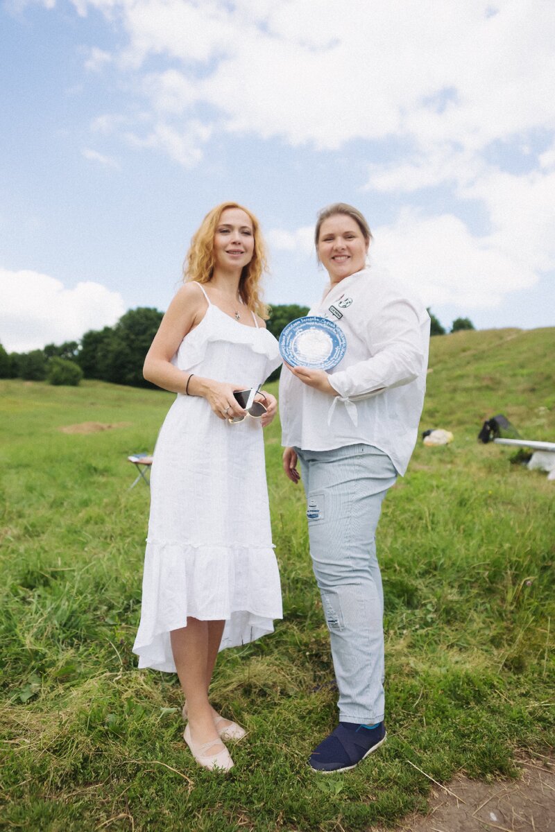 С любимой актрисой Еленой Захаровой на съёмке фильма «Бабочка», я была гримёром фильма, фото: Яна Овчинникова