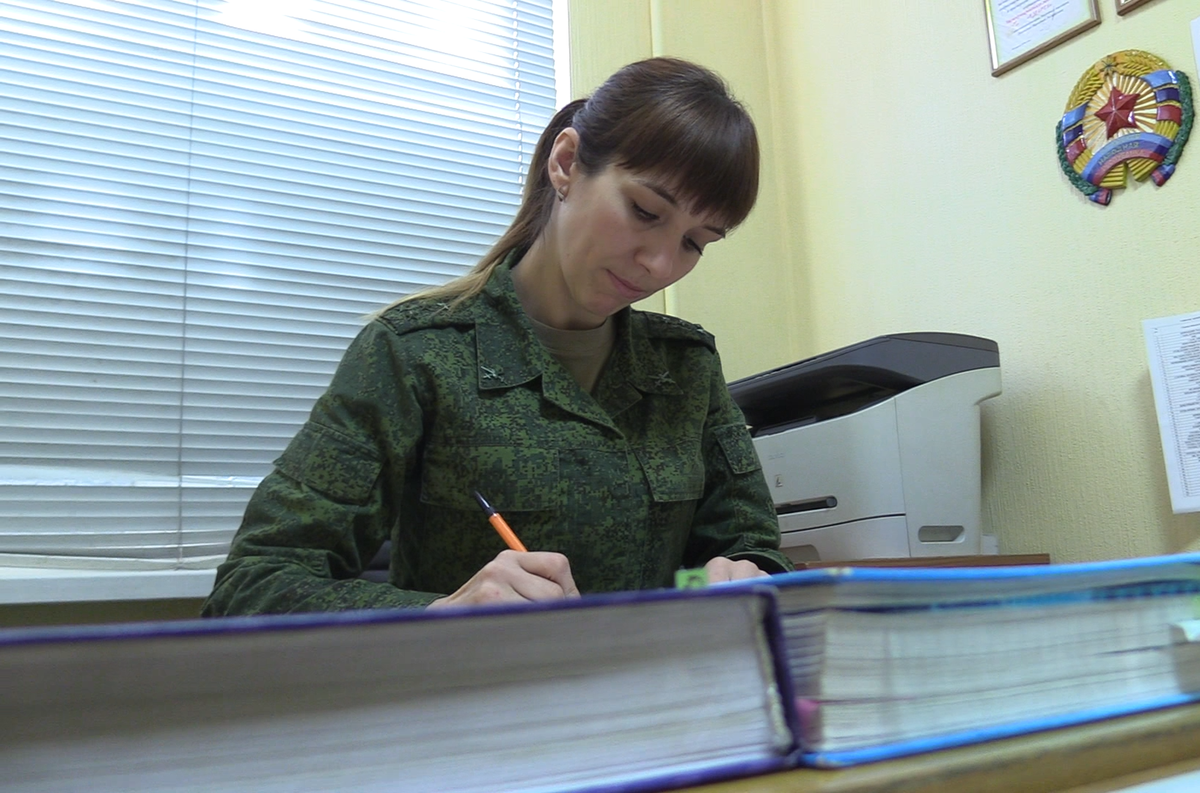 работа лнр женщина