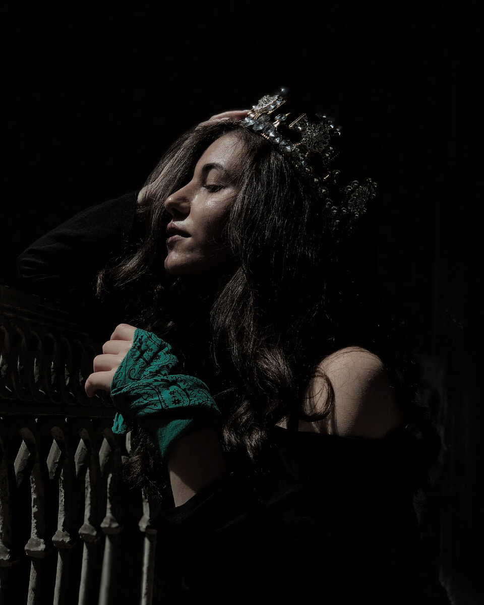 Это не Жанна Бургундская. Просто образ в тему. Фото из открытого источника unsplash.com.