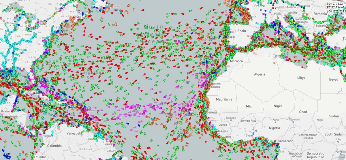 В данную секунду столько судов в Северной Атлантике! (Источник: сайт marinetraffic.com) 