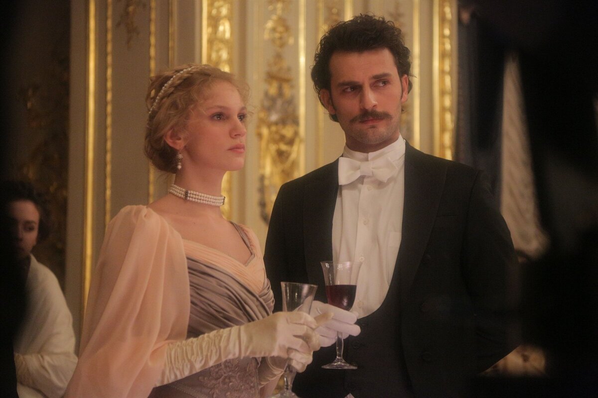 В 1920 году у пары не сложилось: "Александра" любила другого. источник фото: Яндекс-картинки 