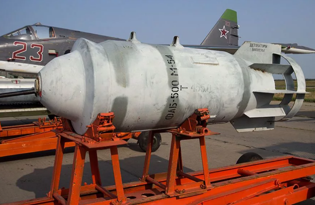 Фабы что это. Авиационная бомба Фаб-500. Авиационная бомба браб 500. Фугасная Авиационная бомба Фаб-500. Фаб-500 м-54