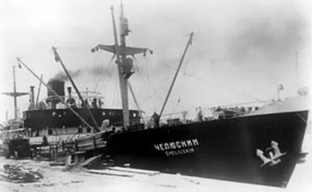 1933, 10 августа: Из Мурманска во Владивосток в опытный переход по Северному морскому пути вышел неледокольный грузовой пароход «Челюскин»