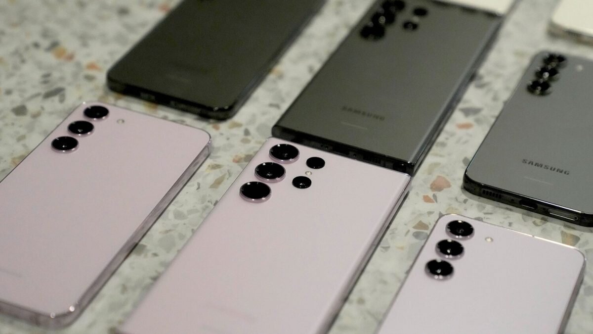    Фото: Jeff Chiu/AP Август Макаров