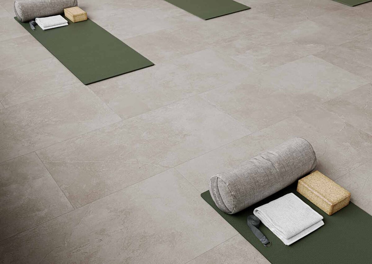 Фото: Estima, на полу уложен керамогранит Magmas