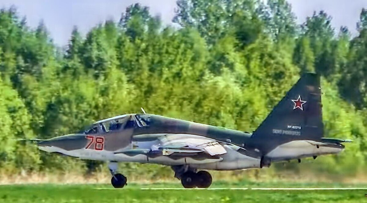 Штурмовик Су-25