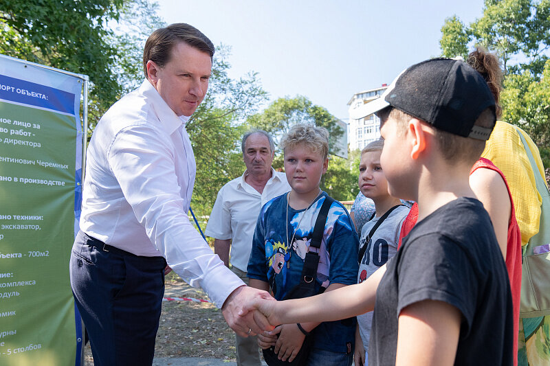 Глава Сочи Алексей Копайгородский пообщался с юными жителями Дагомыса.