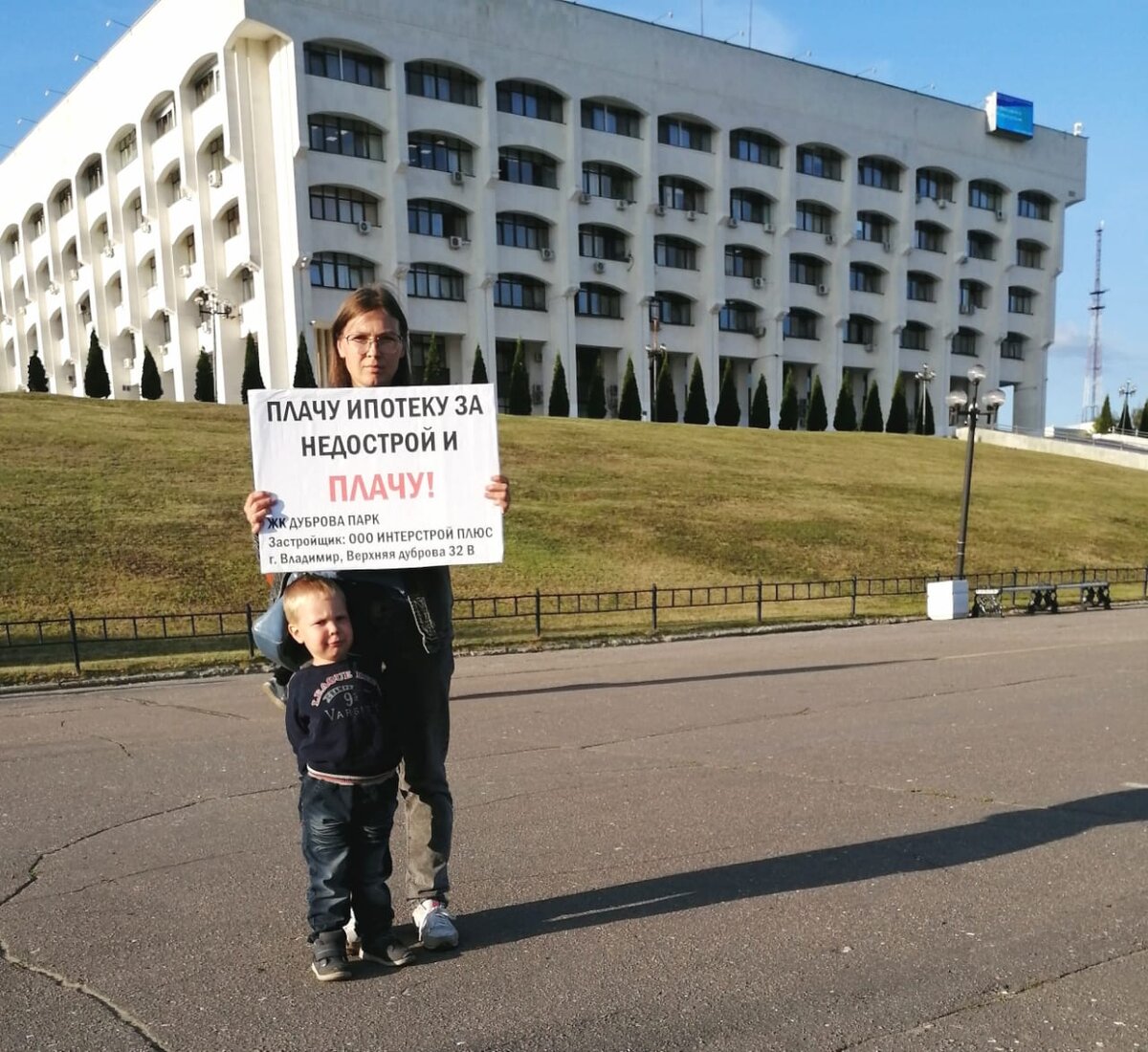 Многодетная семья Оксаны Кокуркиной уже который год пытается добиться правды, чтобы наконец переехать в свою квартиру.
