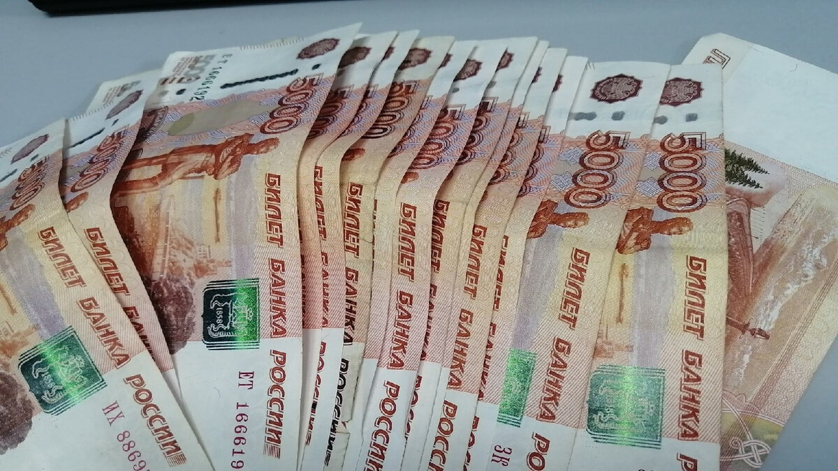 Источник https://www.google.com/amp/s/tvsamara.ru/amp/5-znakov-zodiaka-kotorye-sovershenno-ne-umeyut-ekonomit-dengi/ 