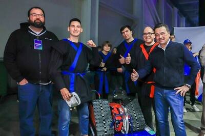    Губернатор Московской области Андрей Воробьев на отборочном этапе «Битвы роботов» ©Сергей Семенец Пресс-служба Губернатора и Правительства Московской области