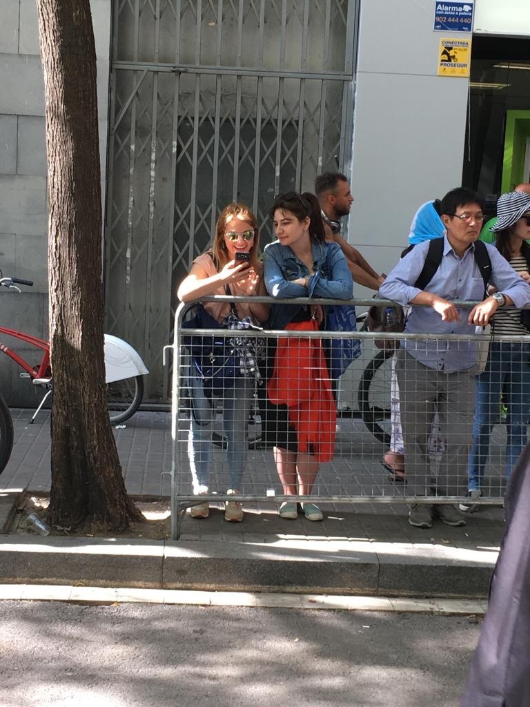 Фото прохожих в Барселоне 