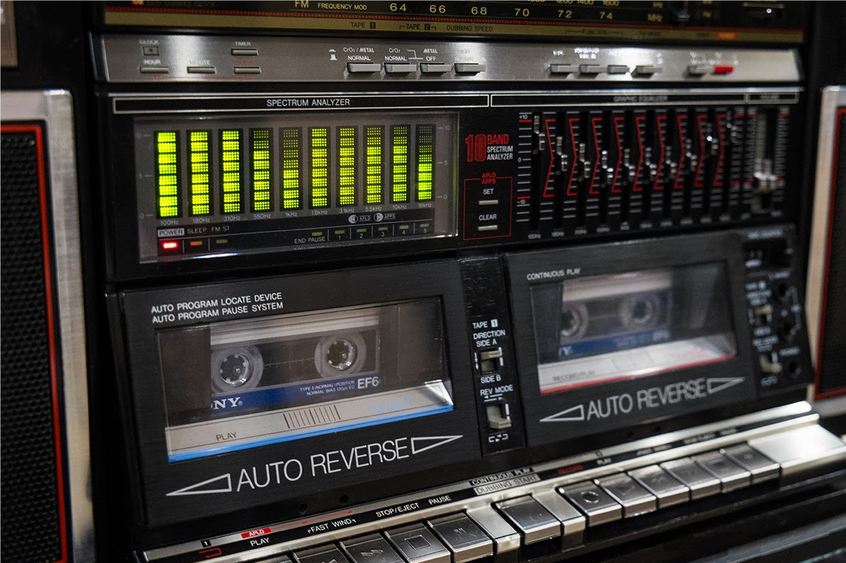 Изготовитель позиционировал данное устройство как Hi-Fi ( хотя до Hi-Fi ей ооочень далеко)