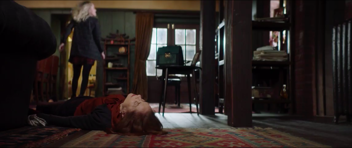 Фильм в объятиях лжи 2019. В объятиях лжи трейлер на русском. В объятиях лжи трейлер на русском. В объятиях лжи обложка. В объятиях лжи фильм 2018 хлоя морец.