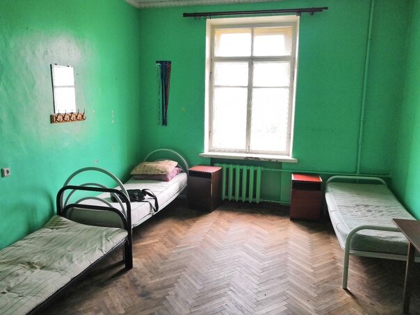 Так выглядит комната однокурсника, она ещё ничего