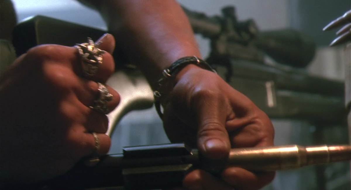 Хищник 2 роли. Хищник 2 револьвер. Predator 2 1990.