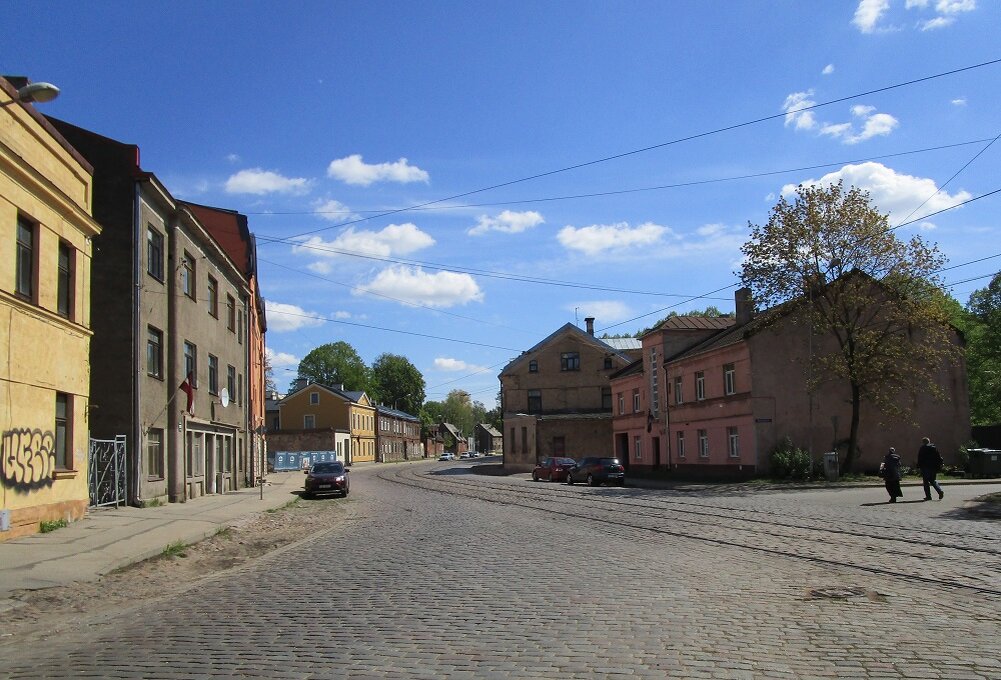 Характерный облик Московской улицы в Московском предместье Риги. 