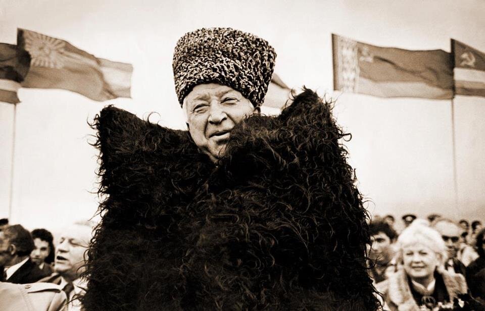 Расул Гамзатов