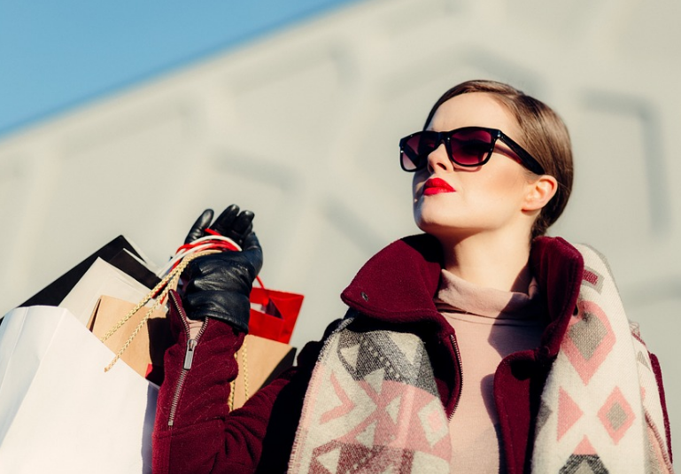 Отправляемся за покупками, главное - чтобы из лимита не выйти.