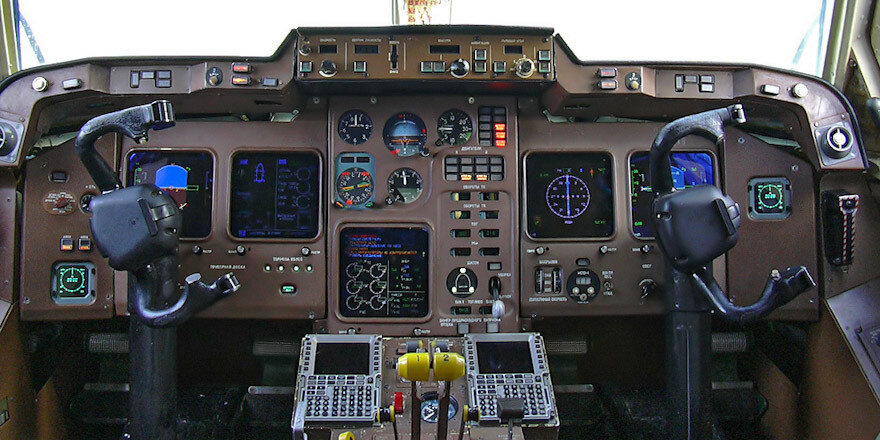 Кабина пилотов Ил-114-300 с улучшенной эргономикой