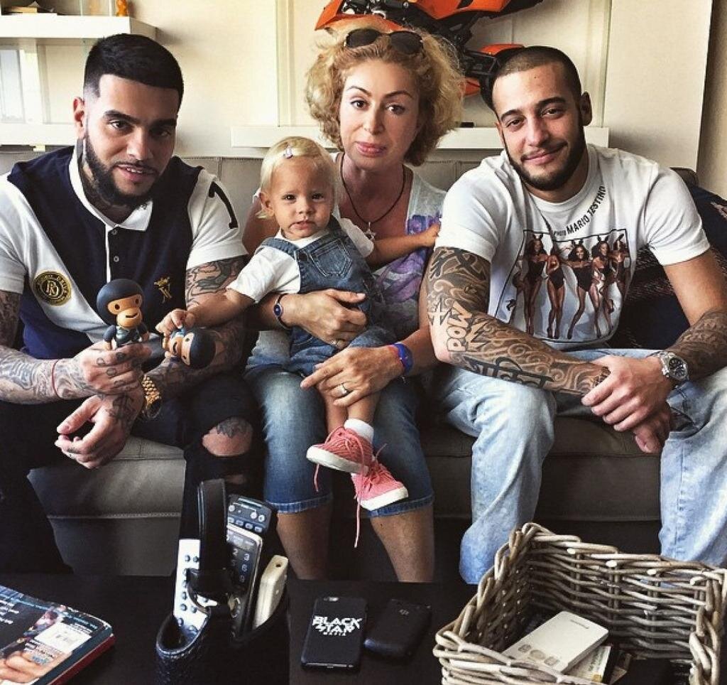 Симона Юнусова показала, насколько дочь Тимати похожа на отца в детстве - Хиты Д