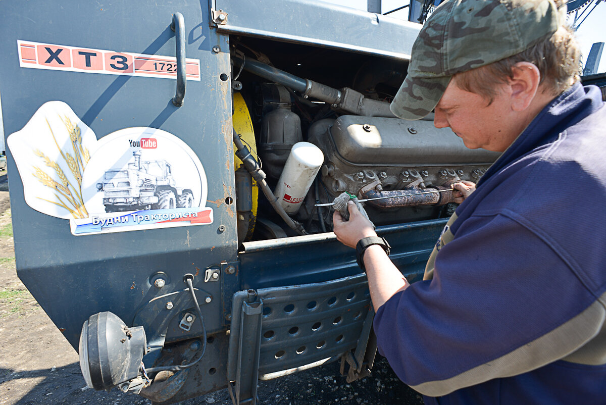 контейнер тракториста. профессия тракторист машинист. стихи о трактористах сельского хозяйства. тракторист николай лопатин 1963. 01 2024.