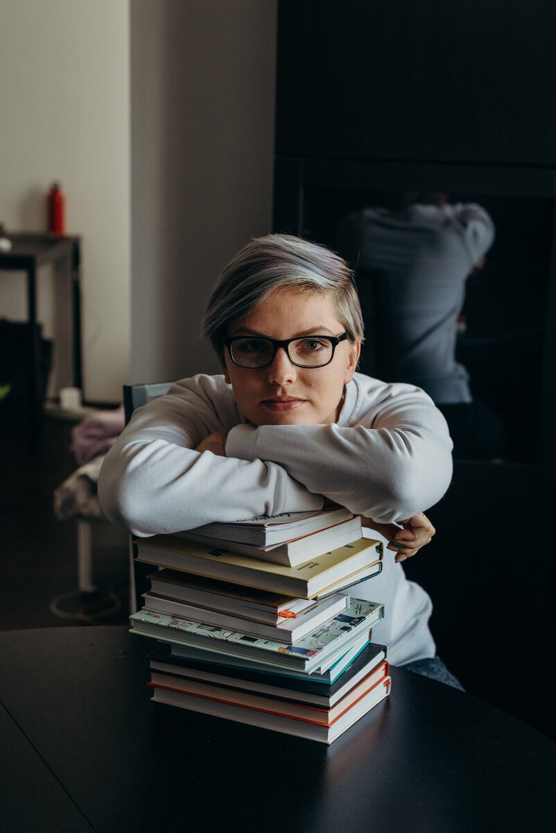 Автор канала Даша Васильева у себя дома