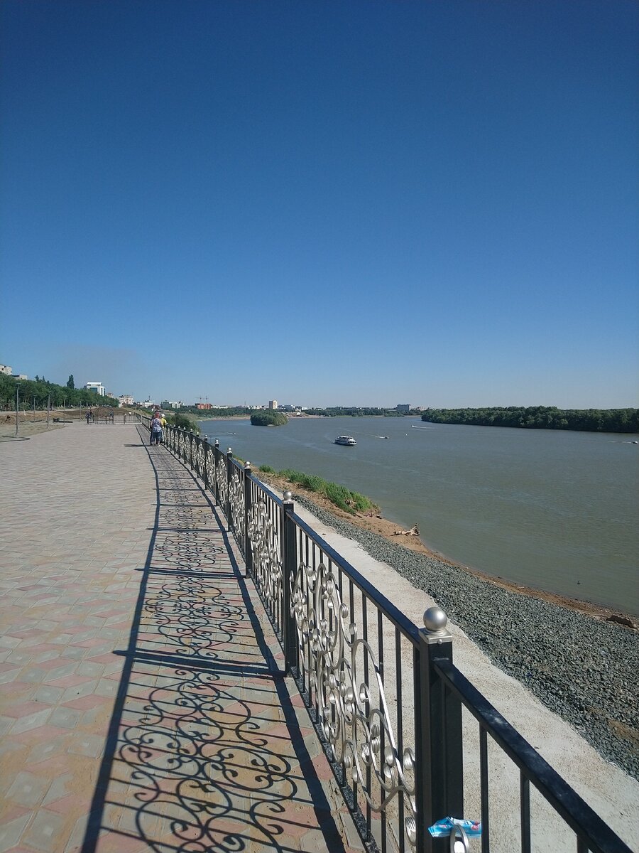 Чудесная погода, после дождя. Набережная моего города. 