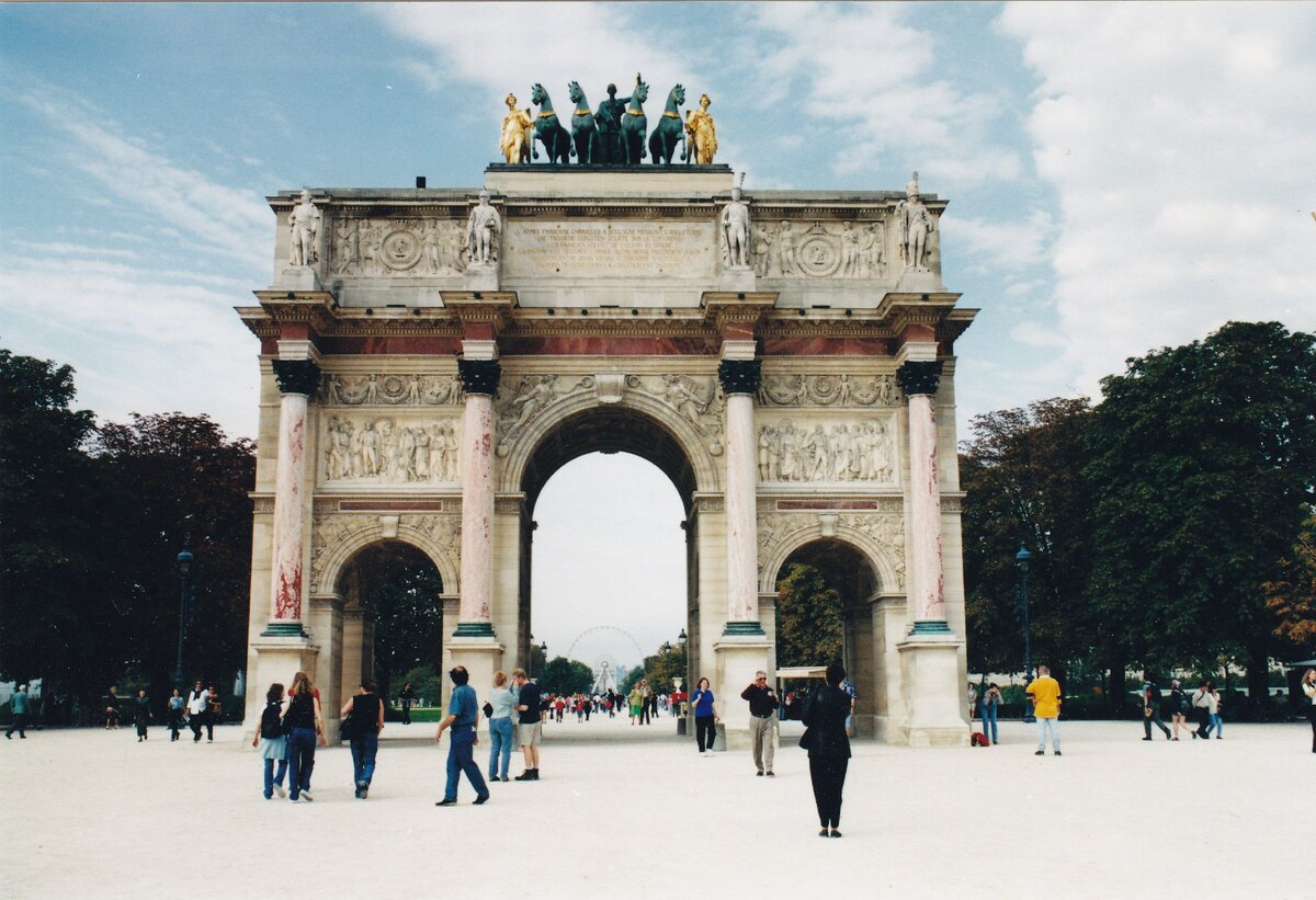 арка на площади каррузель в париже. арка каррузель в париже. триумфальная арка каррузель париж персье. триумфальная арка карузель. триумфальная арка на площади свободы во флоренции.