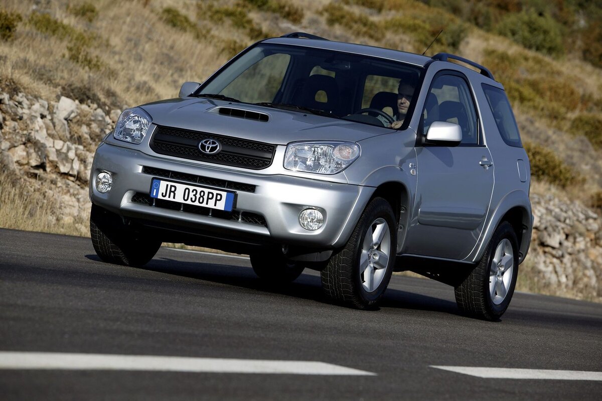 Toyota RAV4 '2003–05