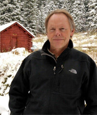 Каждое лето Роберт останавливался у своих бабушки и дедушки на огромном ранчо. Время, проведенное там, привело к его непрекращающемуся уважению к сельской местности, фермерской жизни и животных. Вполне естественно, что эта любовь и стала основой в его искусстве.