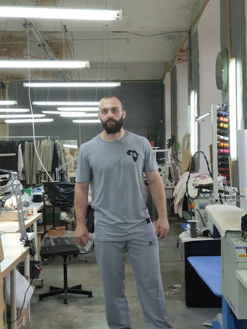 

Ну сам, так сам. Поговорим про закупки и поставщиков ткани и фурнитуры.

Что тут можно выделить? 

Поставщики ткани
Поставщики фурнитуры
Производители резинок и шнура
Производители жаккарда

Важно. Т к мы сейчас говорим про начинающих, то я не касаюсь темы закупок в Китае или Турции. Все мейд ин раша. Ну или купленное у нас. 

Данная тема будет разбита на несколько частей и первая - полотно. Стартуем завтра.