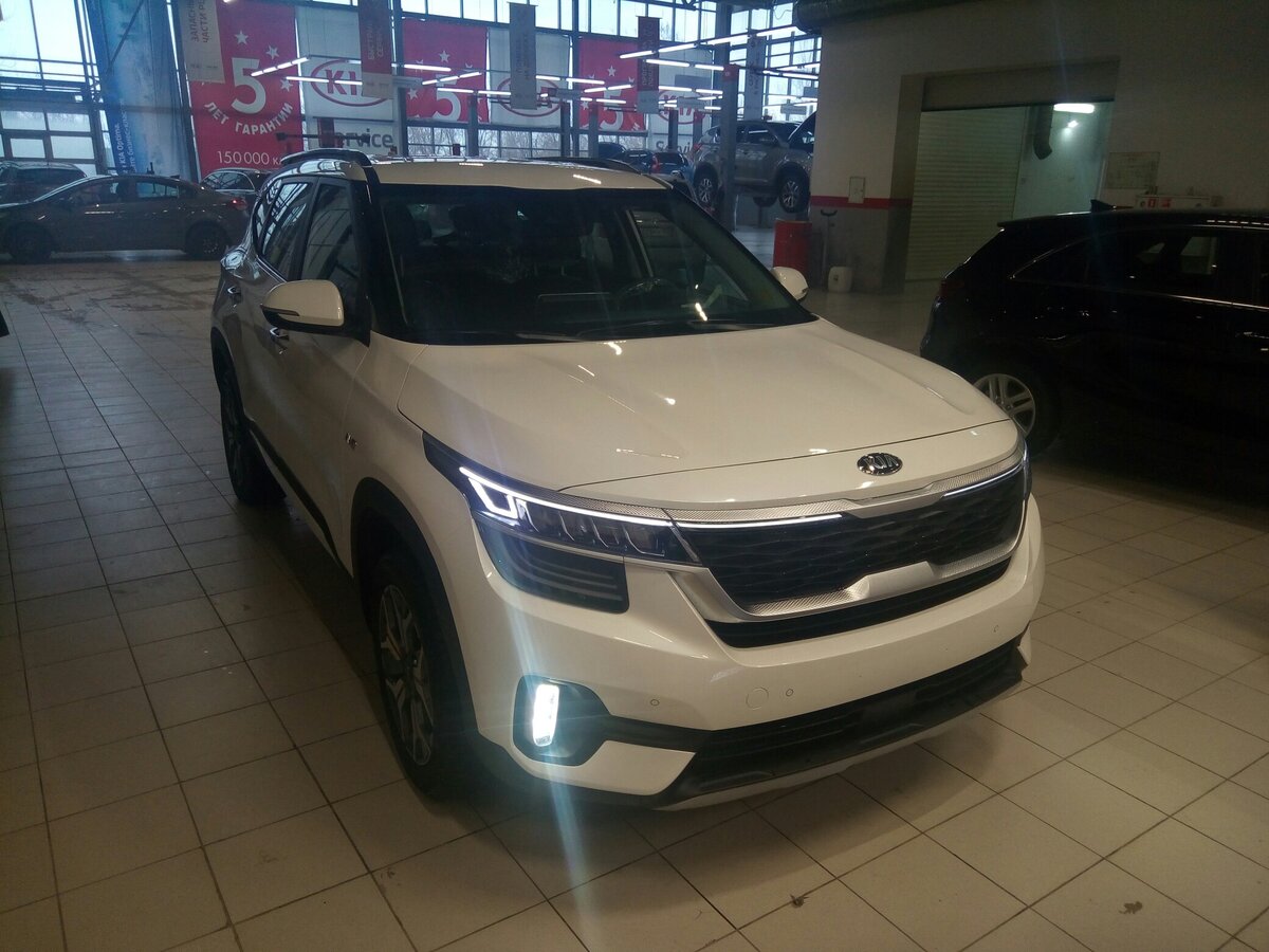 Селтос 1.6 отзывы. Киа Селтос 2022. Kia Seltos белый. Kia Seltos Style. Киа Селтос 2021 белый.